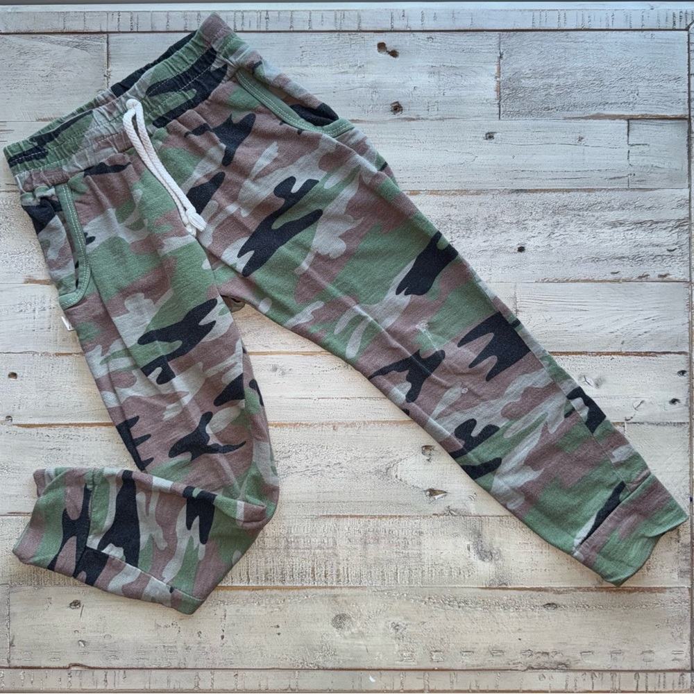 Childhoods Clothing Camo slub joggers toddler size 4/5T